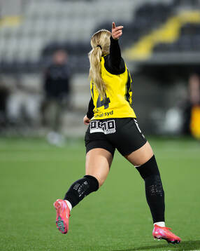 Häckens Matilda Nildén jublar
