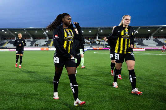 Häckens Monica Jusu Bah och Alice Bergström
