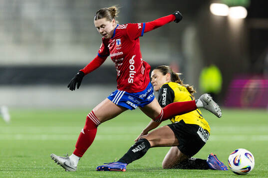Vittsjös Anna Haddock och Häckens Caroline Wickenheiser