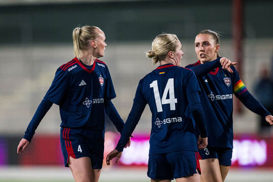 Rosengårds Emma Pennsäter, Emilia Larsson och Gudrun