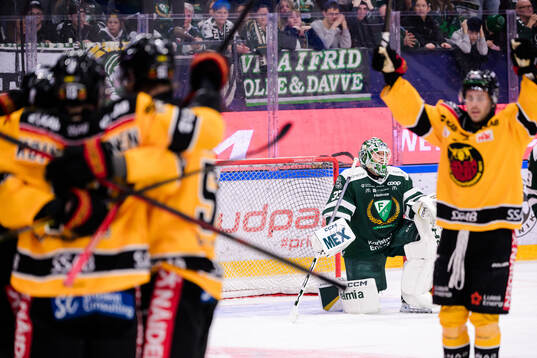Färjestads målvakt Maxime Lagacé deppar