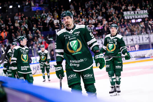 Färjestads David Tomasek och Joakim Nygård deppar