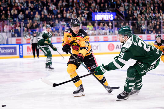 Luleås Anton Levtchi och Färjestads Emil Alba