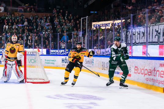 Luleås målvakt Matteus Ward och Pontus Själin