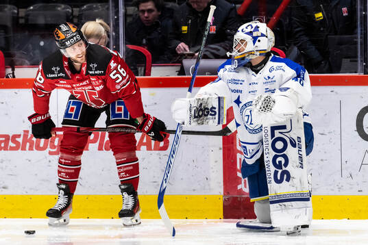 Örebros Robin Norell och Leksands målvakt Mantas Armalis