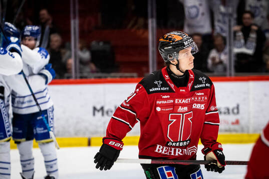 Örebros Patrik Puistola deppar vid 0-1