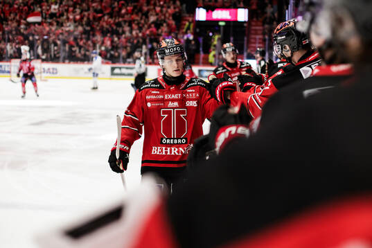 Örebros Patrik Puistola jublar