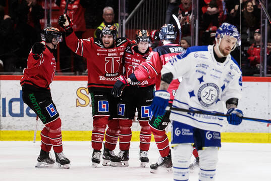 Örebros Glenn Gustafsson jublar