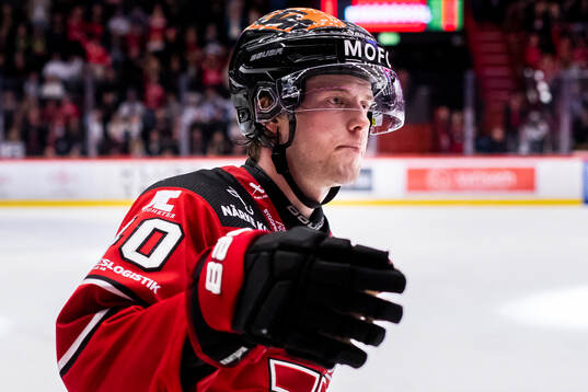 Örebros Elias Ekström jublar vid 1-1
