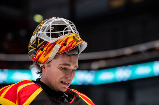 Brynäs målvakt Erik Källgren deppar