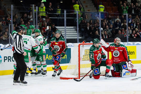 Frölundas Max Friberg, Christian Folin och målvakt Lars