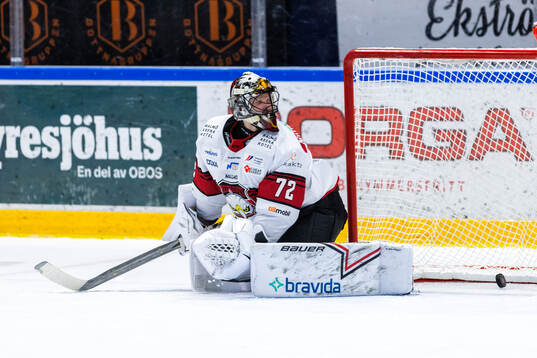 Malmö Redhawks målvakt Daniel Marmenlind deppar