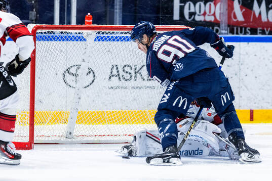 Linköpings Lance Bouma gör 3-0 bakom Malmö Redhawks