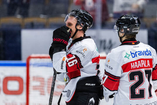 Malmö Redhawks Matias Lassen deppar