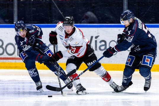 Nicholas Shore och Adam Hofbauer mot Malmö Redhawks Petter