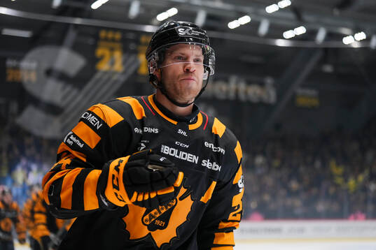Skellefteås Oscar Lindberg jublar