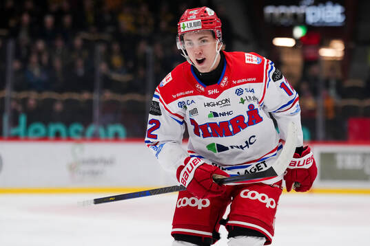 Timrås Linus Eriksson jublar
