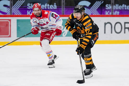 Timrås Emil Pettersson och Skellefteås Pär Lindholm