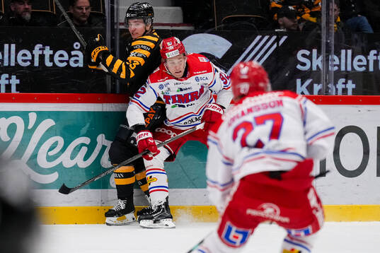 Skellefteås Zeb Forsfjäll och Timrås Anton Lundmark