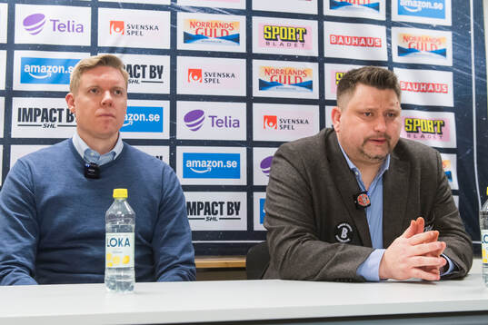 HV71s tränare Anton Blomqvist och Modos tränare Mattias