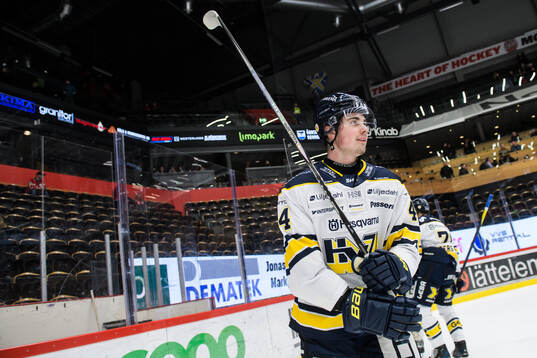 HV71s Hugo Fransson jublar