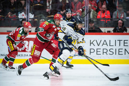 HV71s William Ignberg Nilsson och Joona Luoto och Modos