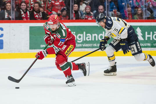 Modos Riley Woods och HV71s Radan Lenc