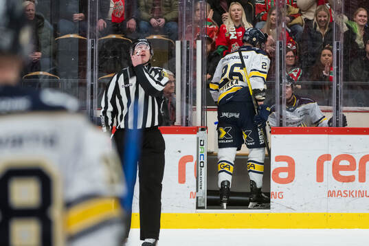 HV71s Tommi Tikka utvisad