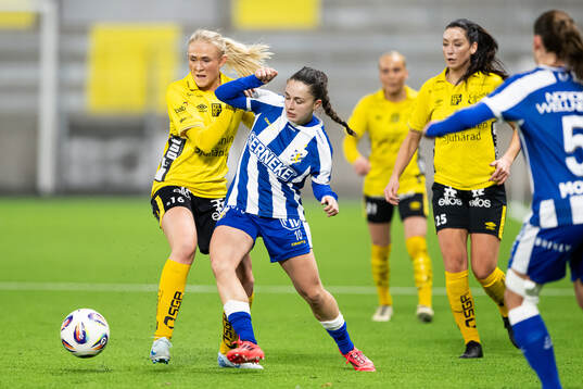 Elfsborgs Emilia Bengtsson och IFK Göteborgs Valentina