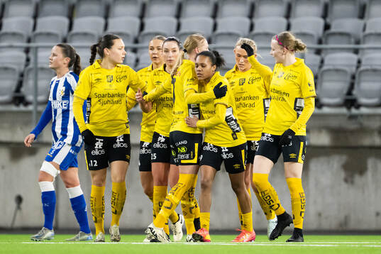 Elfsborgs Vanessa Lopez jublar med lagkamraterna