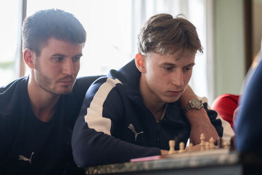 Helsingborgs Wilhelm Loeper och Lukas Kjellnäs spelar shack