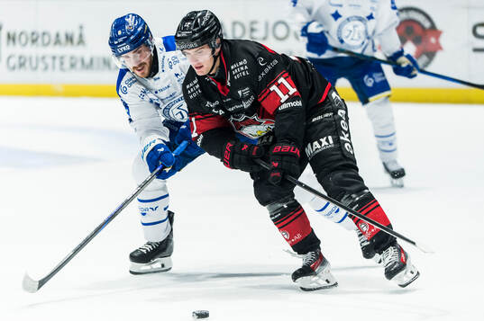 Leksands Matt Caito och Malmö Redhawks Nikola Pasic