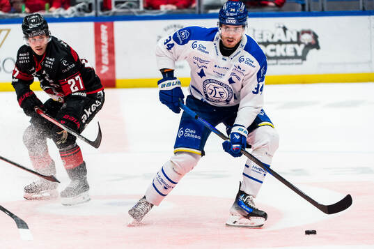 Leksands Peter Cehlarik och Malmö Redhawks Henrik Haapala