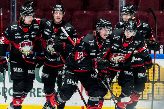 Malmö Redhawks Linus Öberg jublar