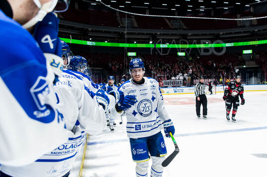 Leksands Peter Cehlarik jublar