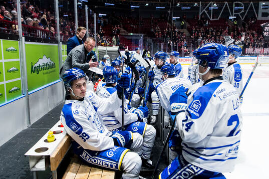 Leksands assisterande tränare och spelarna deppar