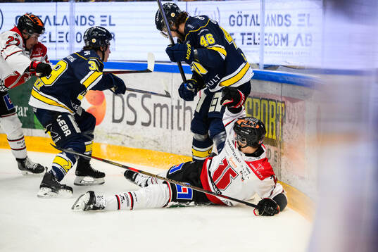 Örebros Filip Berglund och HV71s Joona Luoto