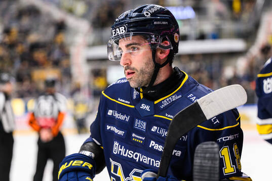 HV71s Joseph Laleggia deppar