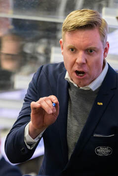HV71s  tränare Anton Blomqvist