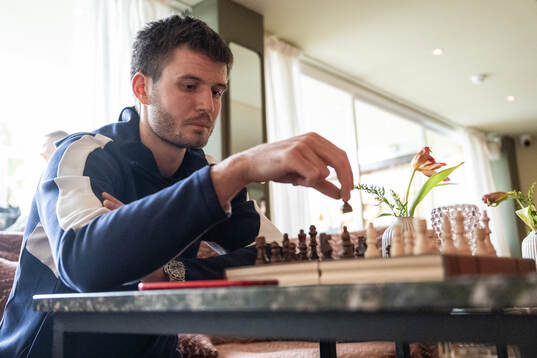 Wilhelm Loeper spelar shack