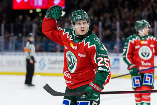 Frölundas Arttu Ruotsalainen jublar