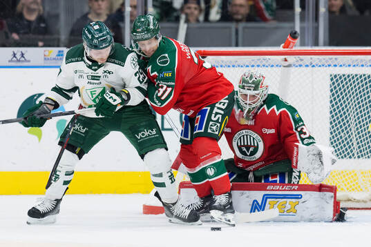 Färjestads Oskar Steen och Frölundas Nicklas Lasu och
