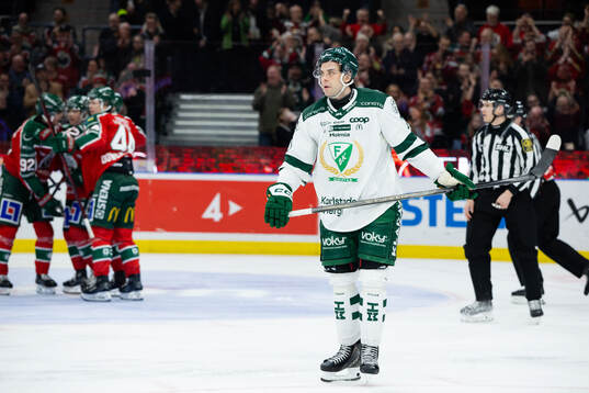Färjestads Viktor Lodin deppar