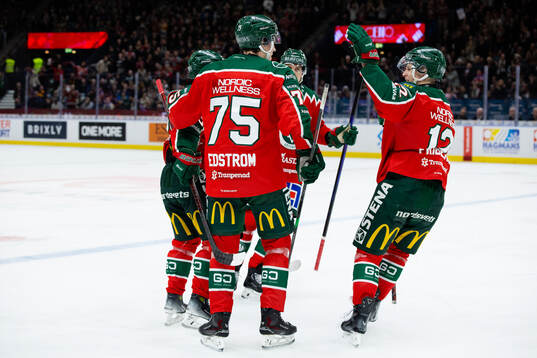 Frölundas Arttu Ruotsalainen jublar