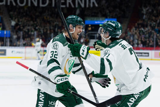 Färjestads Magnus Nygren jublar