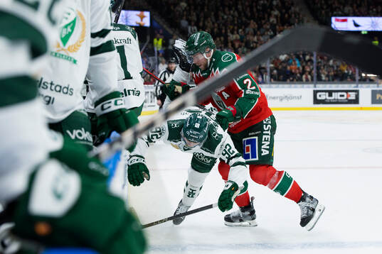 Färjestads Lucas Forsell och Frölundas Christian Folin