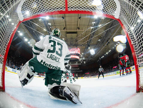 Färjestads målvakt Maxime Lagacé deppar