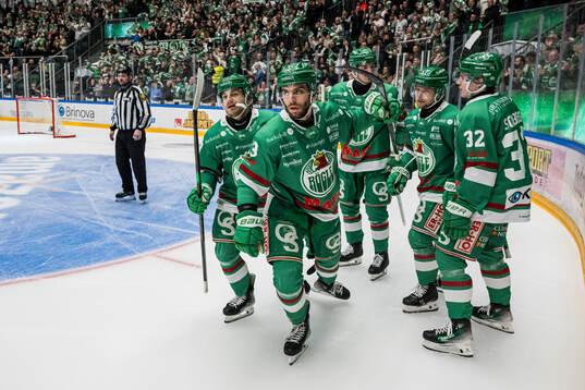 Rögles Josh Dickinson jublar