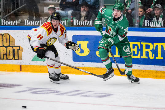 Brynäs Jacob Bengtsson och Rögles Isac Solberg