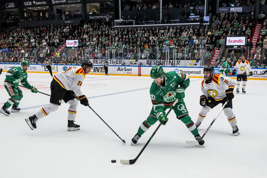 Brynäs Oskar Lindblom och Rögles Joachim Blichfeld och